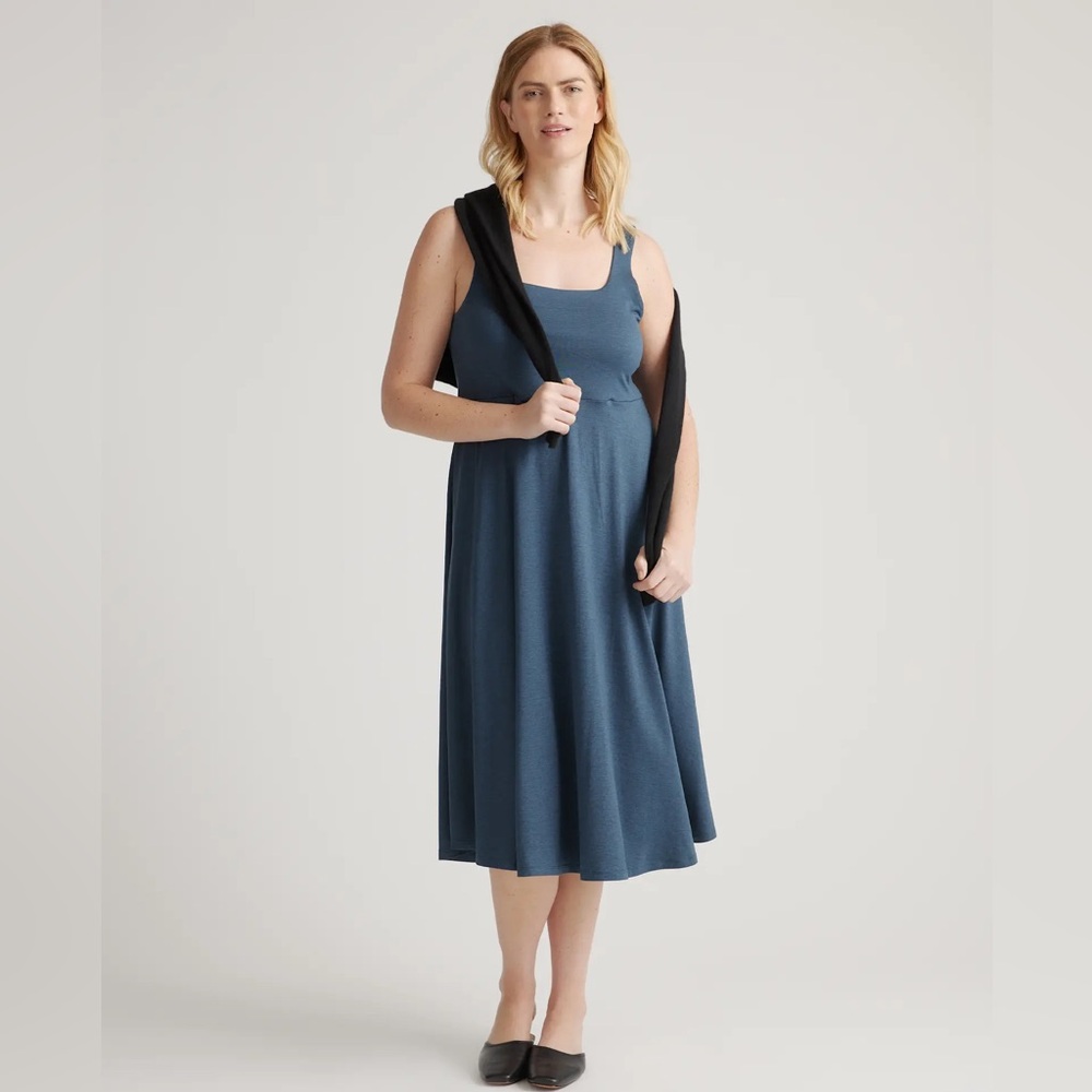Quince Midi Dress Fit and Flare Blue Sleeveless Navy pockets!